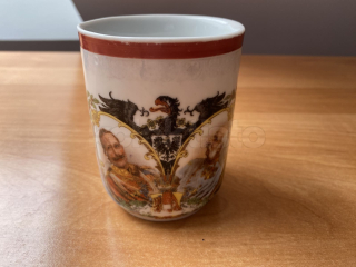 Porcelánový hrnek Franz Josef a Vilém II.