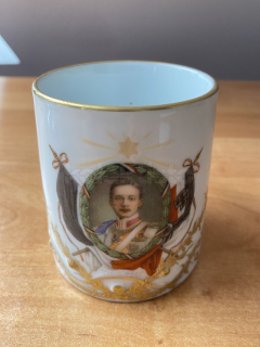 Porcelánový hrnek Vilém II.