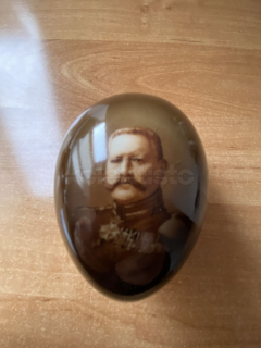 Dóza ve tvaru vejce s portrétem HINDENBURG