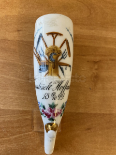 Porcelánová fajfka s rolnickým motivem