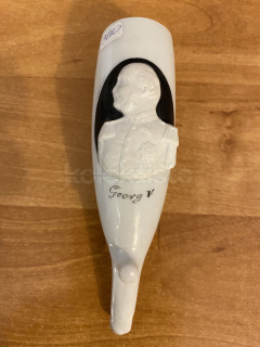 Porcelánová fajfka s důstojníkem