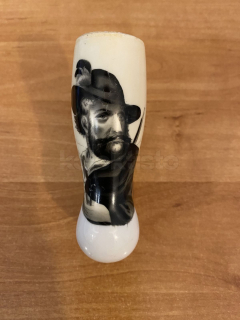 Porcelánová fajfka s loveckým motivem