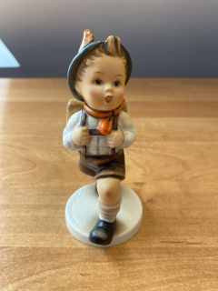 Porcelánová figurka ŠKOLÁK