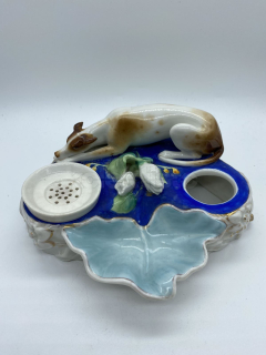 Porcelánový kalamář se psem
