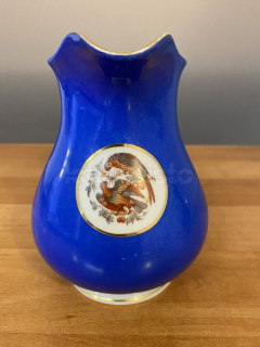 Porcelánová konvice na mléko