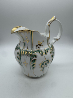 Porcelánová konvice na mléko