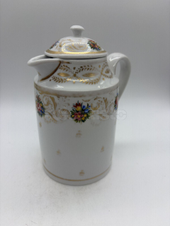 Porcelánová konvice s víčkem