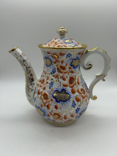 Porcelánová konvice ze sady porcelánu