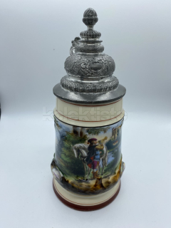 Porcelánový korbel s cínovým víkem s průsvitkou a malbou
