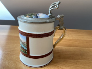 Porcelánový korbel s víkem