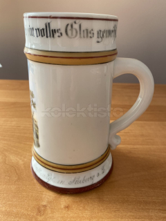 Porcelánový korbel s malbou vojenského motivu