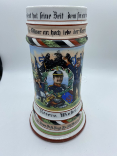 Porcelánový korbel s průsvitkou a malbou vojenského motivu