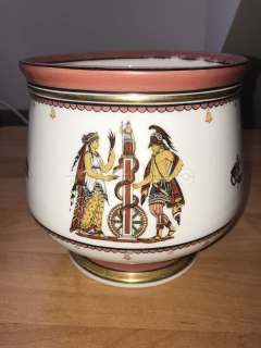Porcelánový květník
