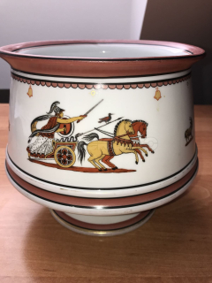 Porcelánový květník