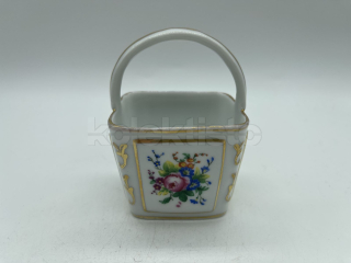 Porcelánový košíček