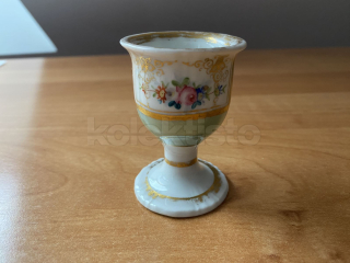 Porcelánový kalíšek na vejce