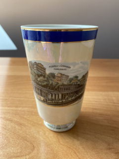 Porcelánový lázeňský pohárek Karlovy Vary