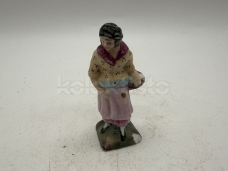 Porcelánová soška ženy