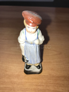 Porcelánová soška malého ševce