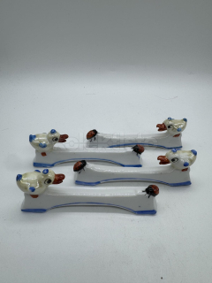 Porcelánový stojánek na příbor