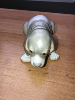 Porcelánová soška psa