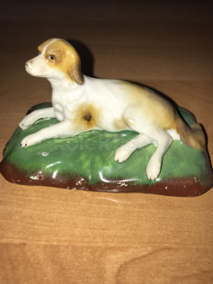 Porcelánová soška psa