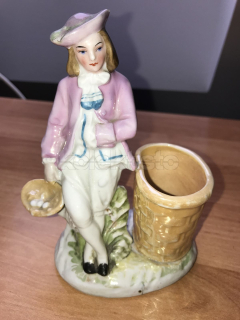 Porcelánová soška chlapce zn. AN+C