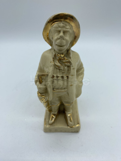 Keramická figurka muže - stojánek na sirky