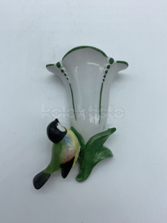 Porcelánová závěsná vázička s ptáčkem