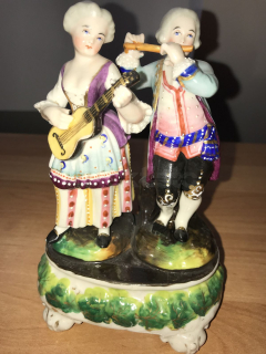 Porcelánová soška muzikantů