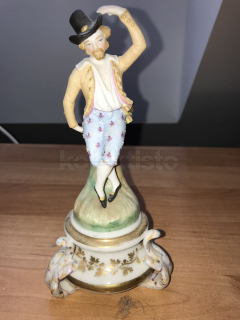 Porcelánová soška muže tanečníka