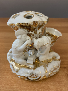 Porcelánový stojánek na doutníky, biskvit