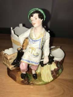 Porcelánová soška Švec