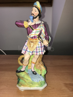 Porcelánová soška skotského lovce