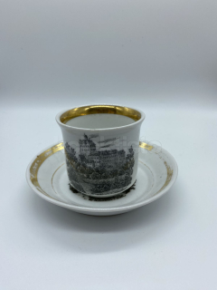 Porcelánový šálek s podšálkem