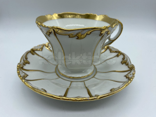 Porcelánový šálek s podšálkem