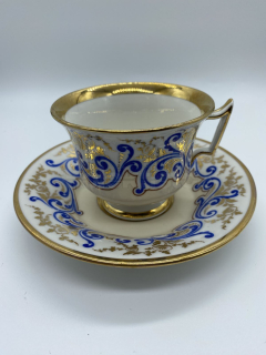 Porcelánový šálek s podšálkem