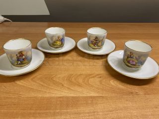 Porcelánový šálek s podšálkem, ručně malovaný