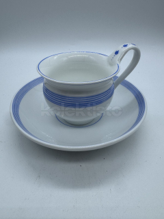 Porcelánový šálek s podšálkem