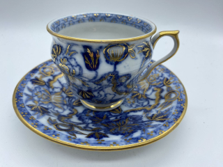 Porcelánový šálek s podšálkem