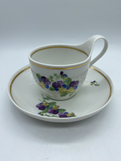 Porcelánový šálek s podšálkem