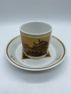 Porcelánový šálek s podšálkem