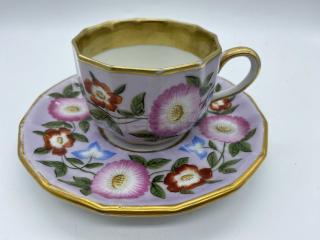 Porcelánový šálek s podšálkem