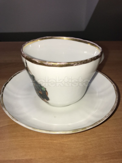 Porcelánový šálek s podšálkem