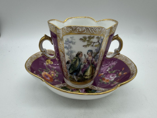 Porcelánový šálek s podšálkem