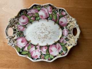 Porcelánový tác