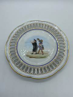 Porcelánový vykrajovaný talířek s humorným malovaným obrázkem