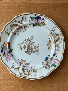 Porcelánový dezertní talíř s malbou květin