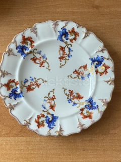 Porcelánový dezertní talíř s malbou květin