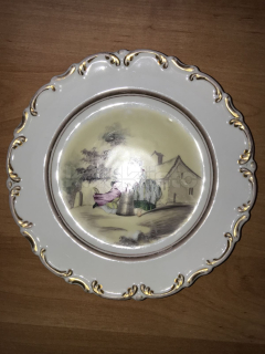 Porcelánový talířek s figurální malbou, cena za 1 ks